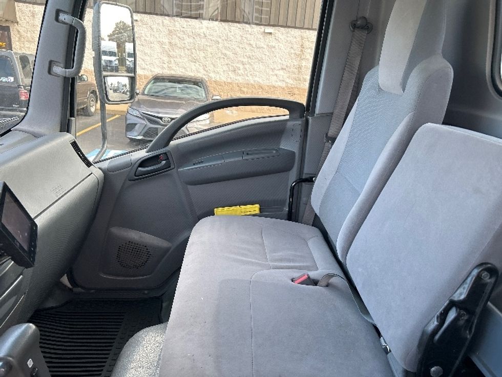 Light Duty Box Truck-Light and Medium Duty Trucks-Isuzu-2019-NPR-Canton-OH-266,148\n\t\tmiles-$ 20,000 - Image 18