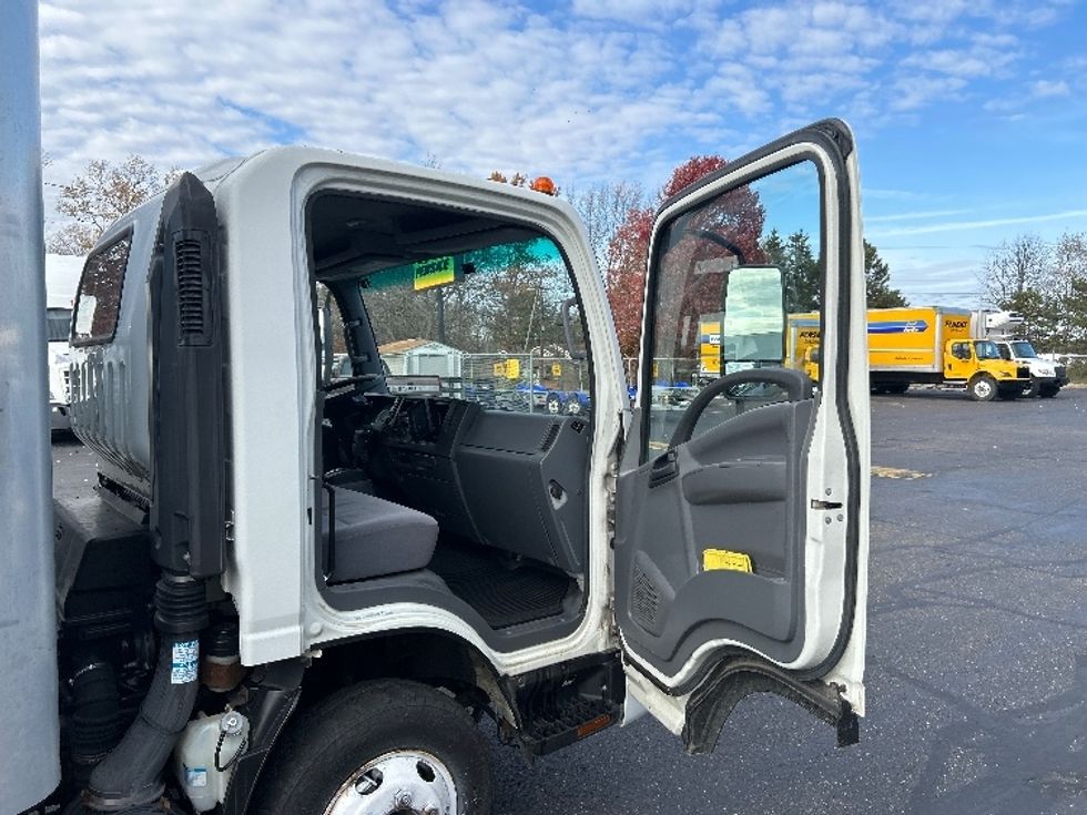 Light Duty Box Truck-Light and Medium Duty Trucks-Isuzu-2019-NPR-Canton-OH-266,148\n\t\tmiles-$ 20,000 - Image 19