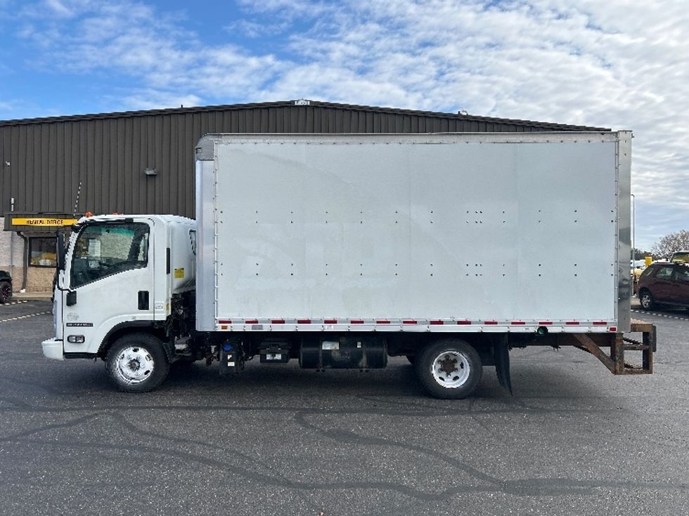 Light Duty Box Truck-Light and Medium Duty Trucks-Isuzu-2019-NPR-Canton-OH-266,148\n\t\tmiles-$ 20,000 - Image 4