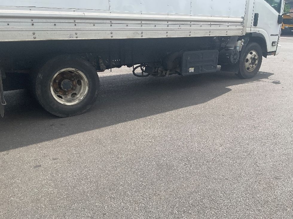 Light Duty Box Truck-Light and Medium Duty Trucks-Isuzu-2019-NPR-Capitol Heights-MD-174,218\n\t\tmiles-$ 30,250 - Image 14