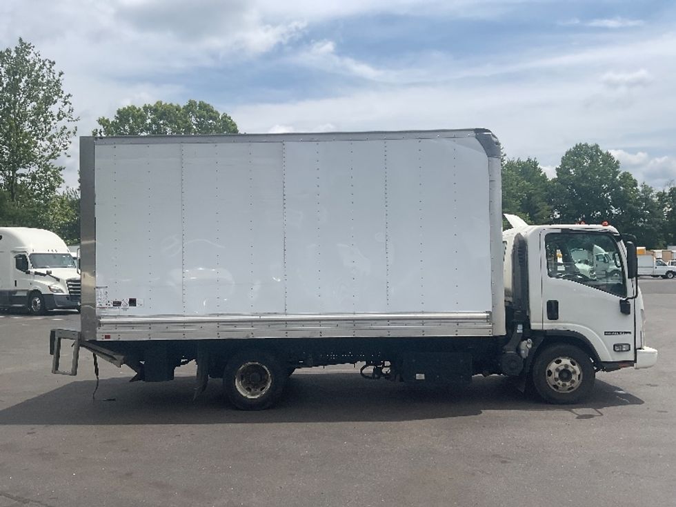 Light Duty Box Truck-Light and Medium Duty Trucks-Isuzu-2019-NPR-Capitol Heights-MD-174,218\n\t\tmiles-$ 30,250 - Image 15