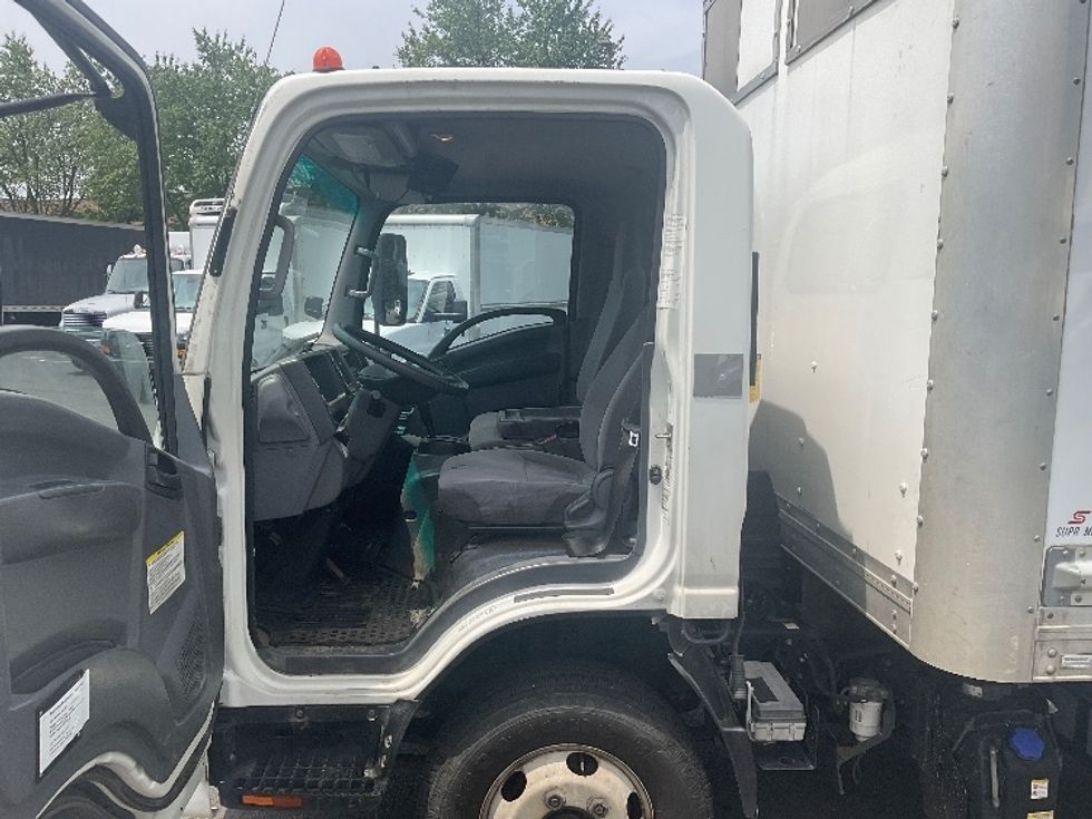 Light Duty Box Truck-Light and Medium Duty Trucks-Isuzu-2019-NPR-Capitol Heights-MD-174,218\n\t\tmiles-$ 30,250 - Image 16