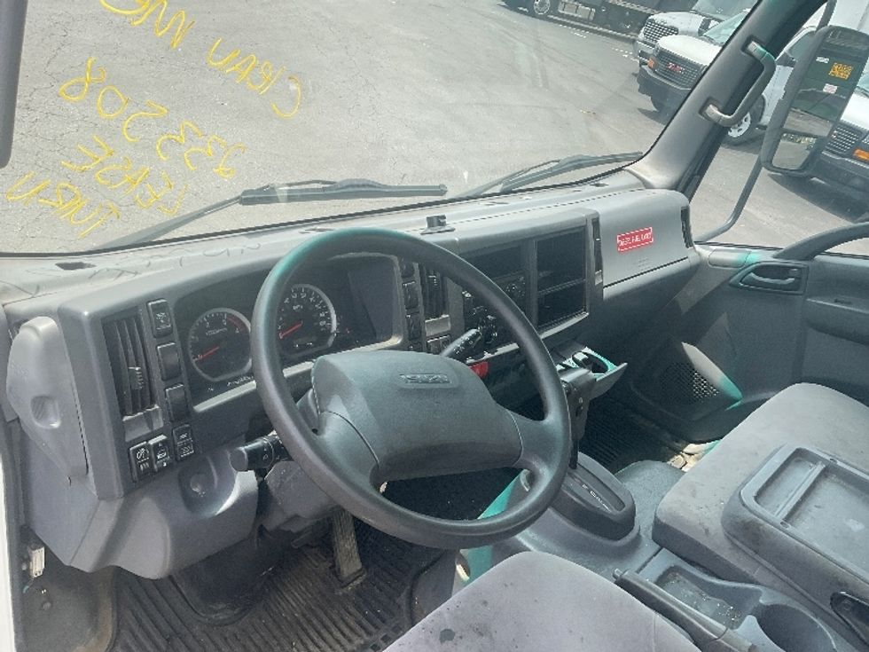 Light Duty Box Truck-Light and Medium Duty Trucks-Isuzu-2019-NPR-Capitol Heights-MD-174,218\n\t\tmiles-$ 30,250 - Image 17