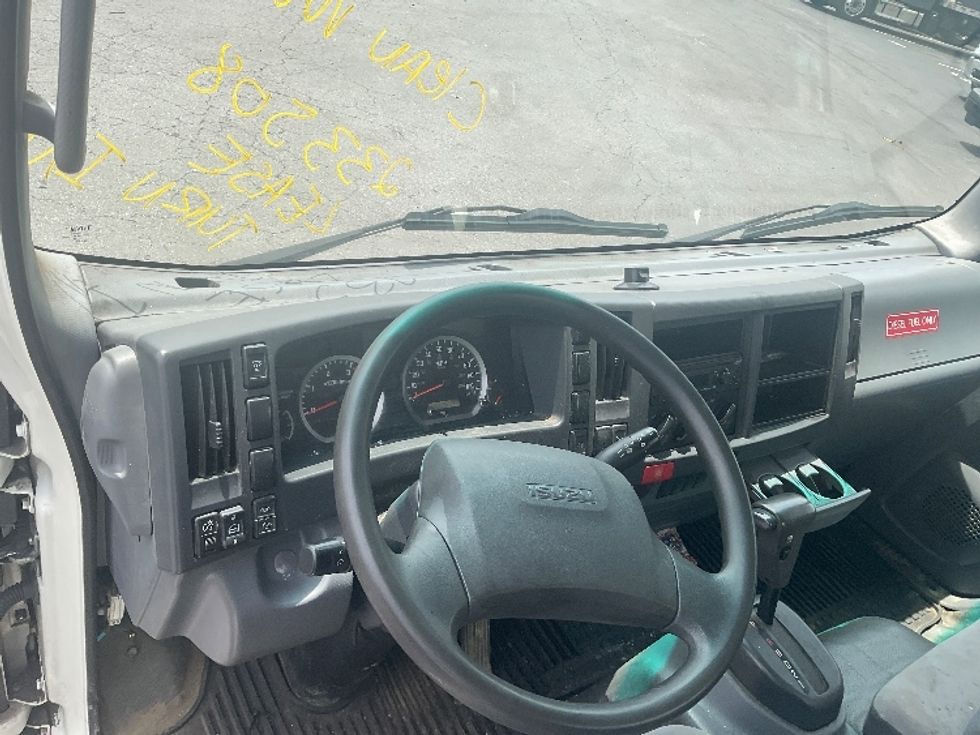 Light Duty Box Truck-Light and Medium Duty Trucks-Isuzu-2019-NPR-Capitol Heights-MD-174,218\n\t\tmiles-$ 30,250 - Image 18