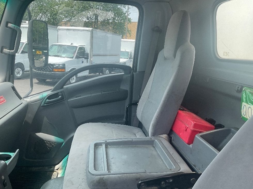 Light Duty Box Truck-Light and Medium Duty Trucks-Isuzu-2019-NPR-Capitol Heights-MD-174,218\n\t\tmiles-$ 30,250 - Image 19