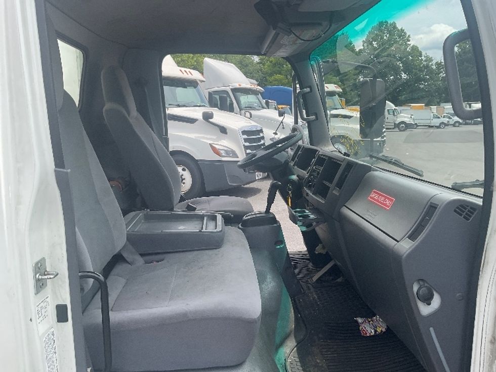 Light Duty Box Truck-Light and Medium Duty Trucks-Isuzu-2019-NPR-Capitol Heights-MD-174,218\n\t\tmiles-$ 30,250 - Image 20
