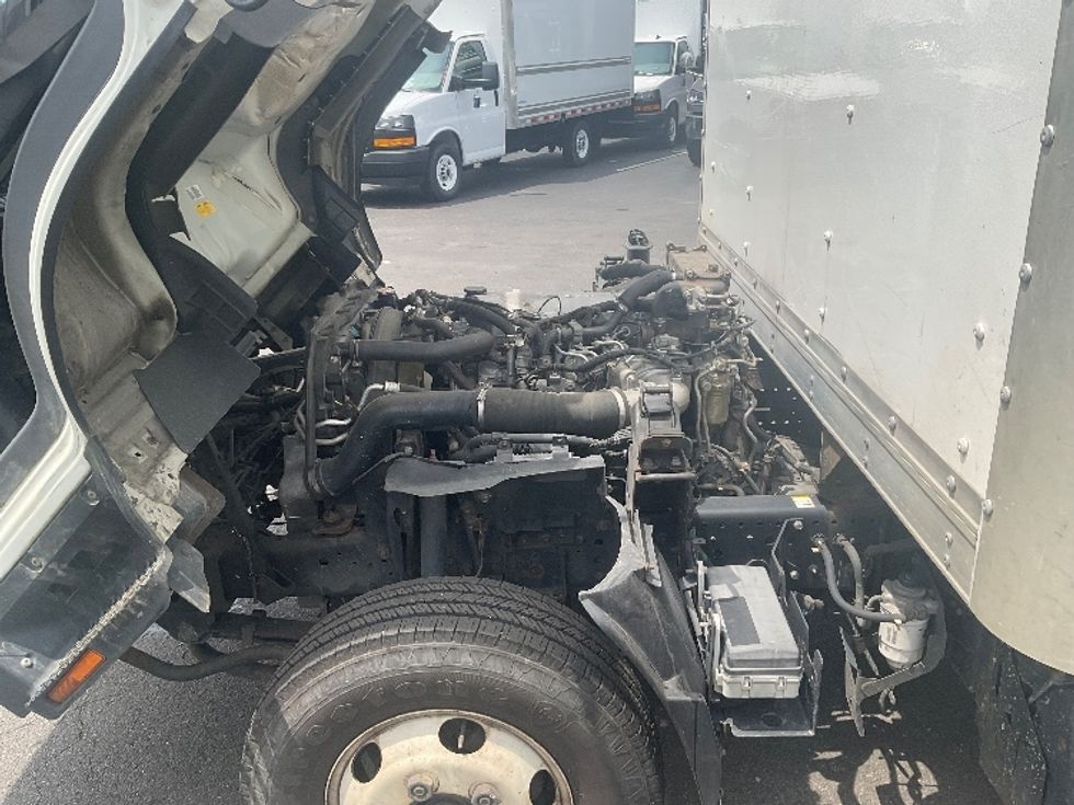 Light Duty Box Truck-Light and Medium Duty Trucks-Isuzu-2019-NPR-Capitol Heights-MD-174,218\n\t\tmiles-$ 30,250 - Image 23
