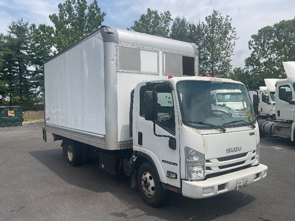 2019 Isuzu NPR photo 3
