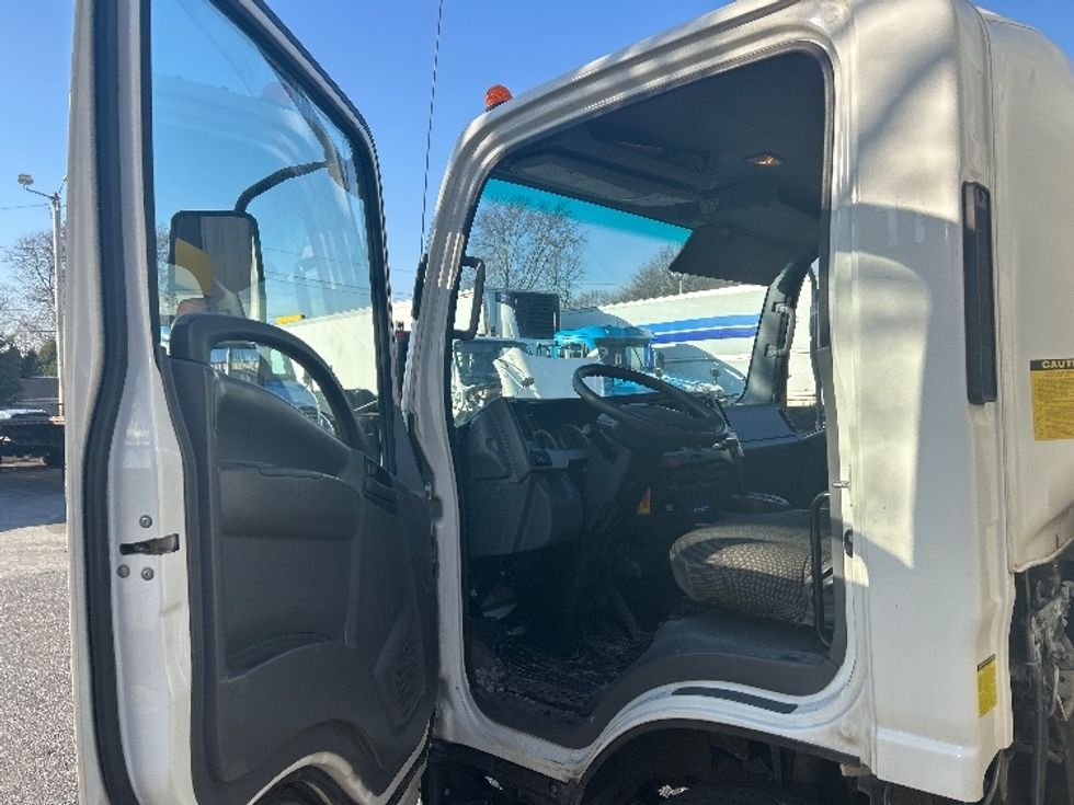Light Duty Box Truck-Light and Medium Duty Trucks-Isuzu-2019-NPR-Chicopee-MA-315,320\n\t\tmiles-$ 12,500 - Image 16