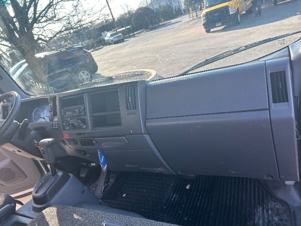 Light Duty Box Truck-Light and Medium Duty Trucks-Isuzu-2019-NPR-Chicopee-MA-315,320\n\t\tmiles-$ 12,500 - Image 21