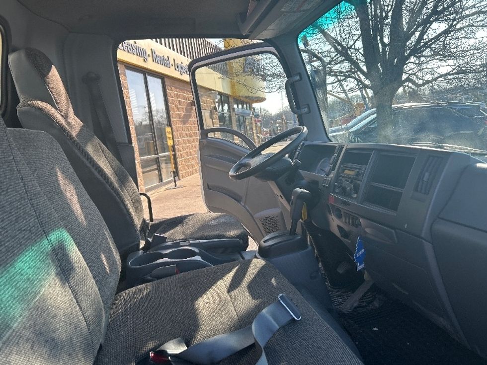 Light Duty Box Truck-Light and Medium Duty Trucks-Isuzu-2019-NPR-Chicopee-MA-315,320\n\t\tmiles-$ 12,500 - Image 22
