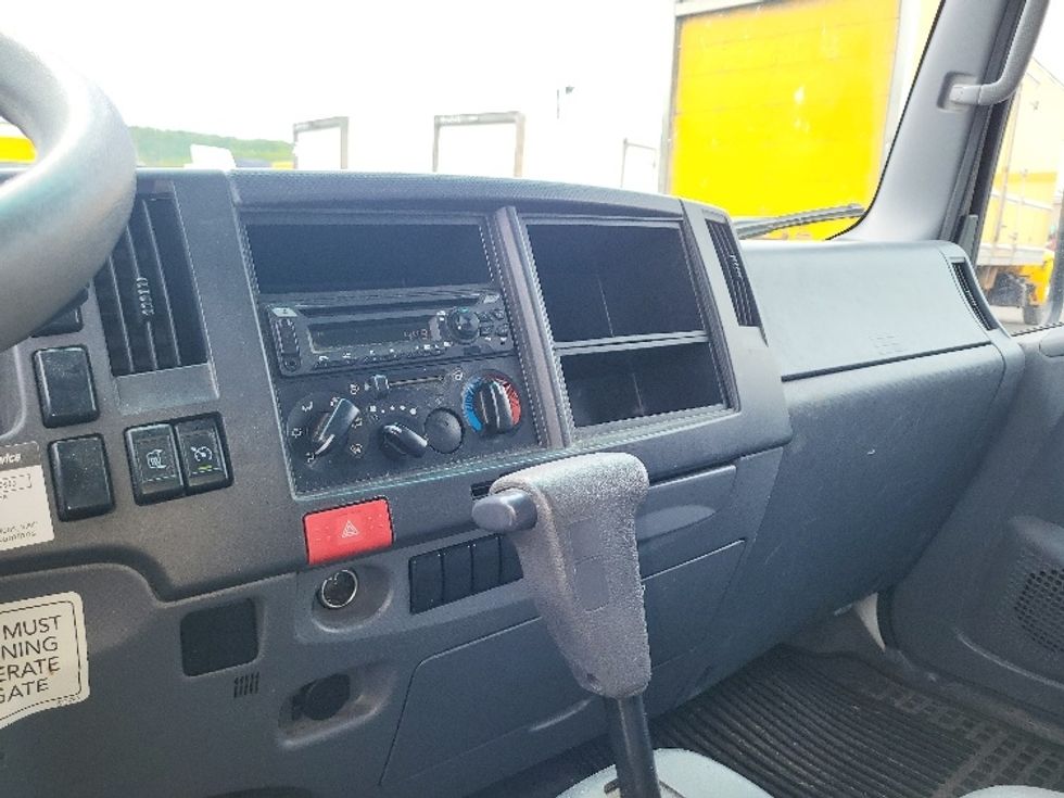 Light Duty Box Truck-Light and Medium Duty Trucks-Isuzu-2019-NPR EFI-Albany-NY-111,000\n\t\tmiles-$ 33,500 - Image 18