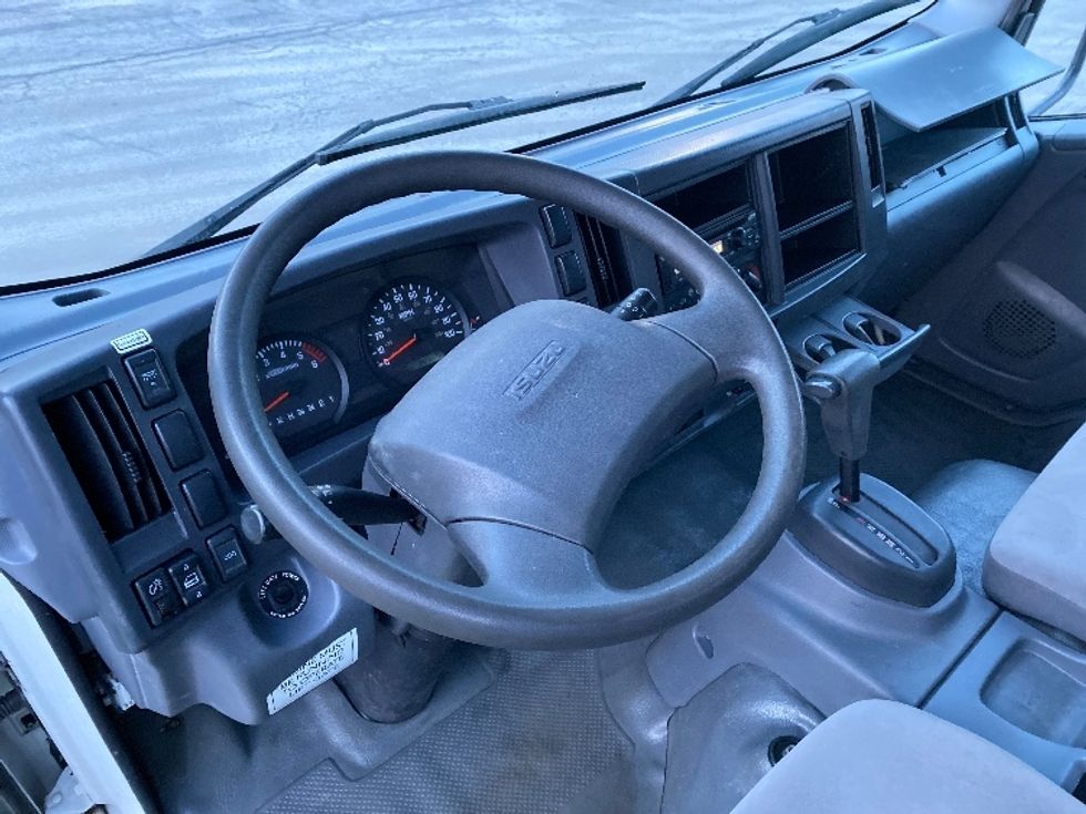 Light Duty Box Truck-Light and Medium Duty Trucks-Isuzu-2019-NPR EFI-Albany-NY-143,274\n\t\tmiles-$ 29,750 - Image 17