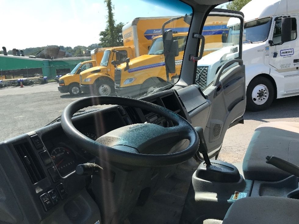 Light Duty Box Truck-Light and Medium Duty Trucks-Isuzu-2019-NPR EFI-Alexandria-VA-78,115\n\t\tmiles-$ 39,500 - Image 16