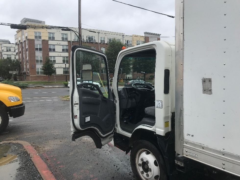 Light Duty Box Truck-Light and Medium Duty Trucks-Isuzu-2019-NPR EFI-Alexandria-VA-81,337\n\t\tmiles-$ 39,250 - Image 16