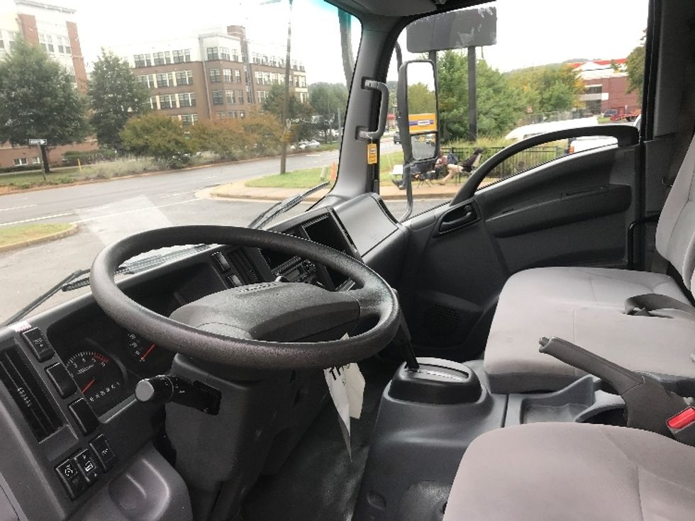 Light Duty Box Truck-Light and Medium Duty Trucks-Isuzu-2019-NPR EFI-Alexandria-VA-81,337\n\t\tmiles-$ 39,250 - Image 17