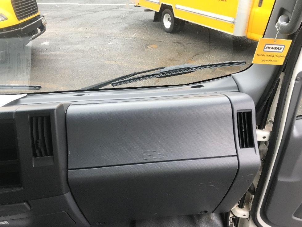 Light Duty Box Truck-Light and Medium Duty Trucks-Isuzu-2019-NPR EFI-Alexandria-VA-81,337\n\t\tmiles-$ 39,250 - Image 21