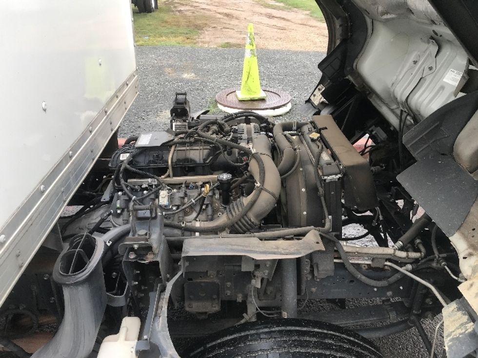 Light Duty Box Truck-Light and Medium Duty Trucks-Isuzu-2019-NPR EFI-Alexandria-VA-81,337\n\t\tmiles-$ 39,250 - Image 23