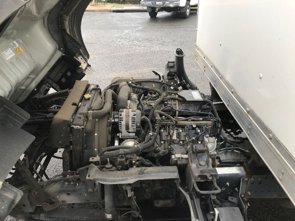 Light Duty Box Truck-Light and Medium Duty Trucks-Isuzu-2019-NPR EFI-Alexandria-VA-81,337\n\t\tmiles-$ 39,250 - Image 24