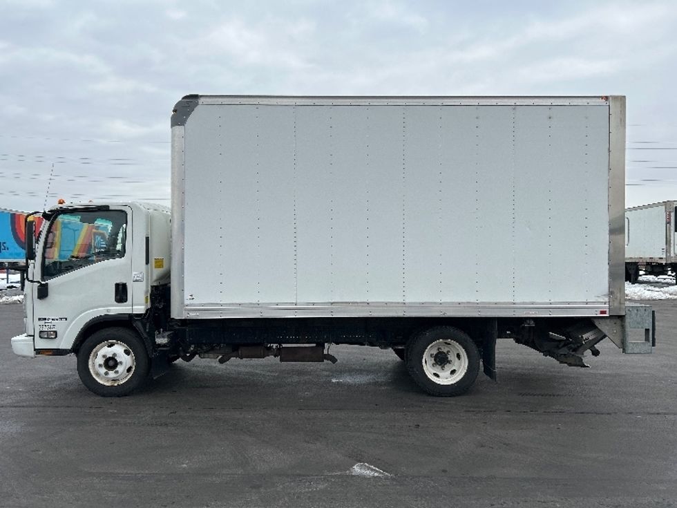 Light Duty Box Truck-Light and Medium Duty Trucks-Isuzu-2019-NPR EFI-Allentown-PA-87,682\n\t\tmiles-$ 37,500 - Image 4