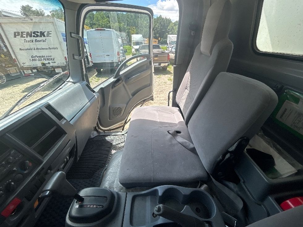 Light Duty Box Truck-Light and Medium Duty Trucks-Isuzu-2019-NPR EFI-Asheville-NC-121,918\n\t\tmiles-$ 35,250 - Image 17