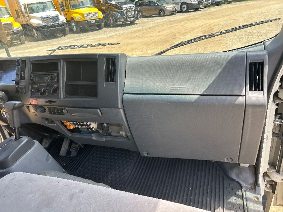 Light Duty Box Truck-Light and Medium Duty Trucks-Isuzu-2019-NPR EFI-Asheville-NC-121,918\n\t\tmiles-$ 35,250 - Image 19