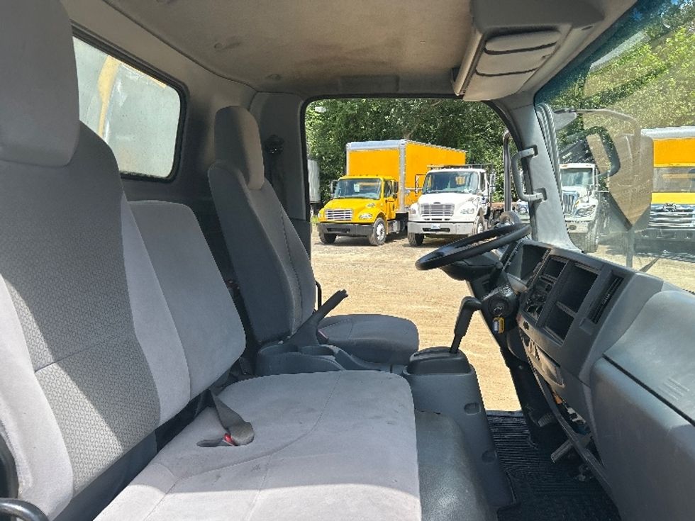 Light Duty Box Truck-Light and Medium Duty Trucks-Isuzu-2019-NPR EFI-Asheville-NC-121,918\n\t\tmiles-$ 35,250 - Image 20