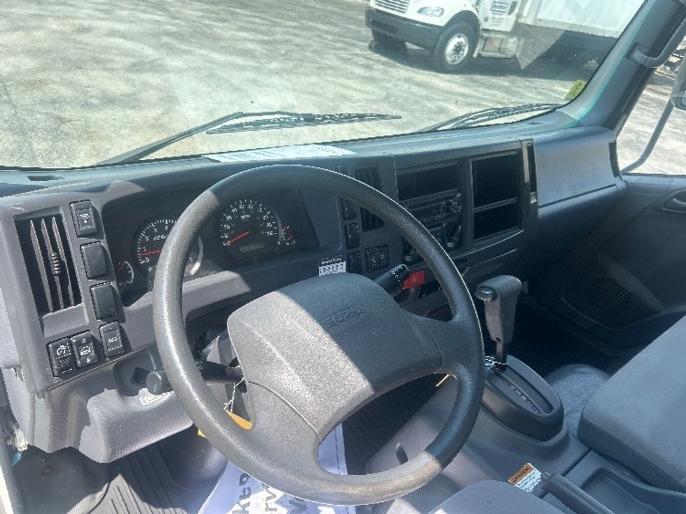Light Duty Box Truck-Light and Medium Duty Trucks-Isuzu-2019-NPR EFI-Brooklyn Park-MN-101,943\n\t\tmiles-$ 33,750 - Image 17