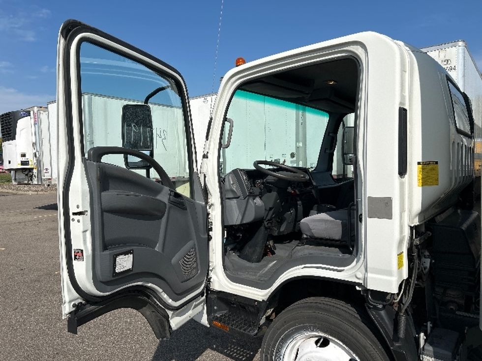 Light Duty Box Truck-Light and Medium Duty Trucks-Isuzu-2019-NPR EFI-Brooklyn Park-MN-136,316\n\t\tmiles-$ 30,750 - Image 16