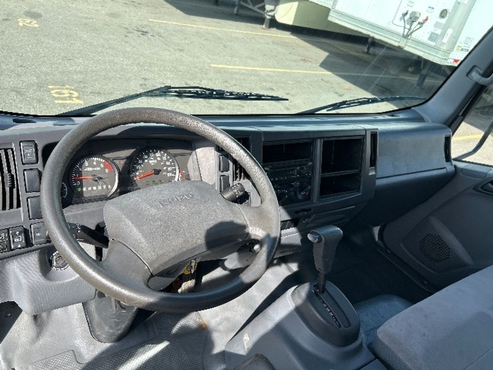 Light Duty Box Truck-Light and Medium Duty Trucks-Isuzu-2019-NPR EFI-Brooklyn Park-MN-136,316\n\t\tmiles-$ 30,750 - Image 17