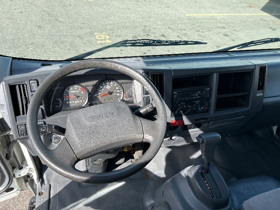 Light Duty Box Truck-Light and Medium Duty Trucks-Isuzu-2019-NPR EFI-Brooklyn Park-MN-136,316\n\t\tmiles-$ 30,750 - Image 18