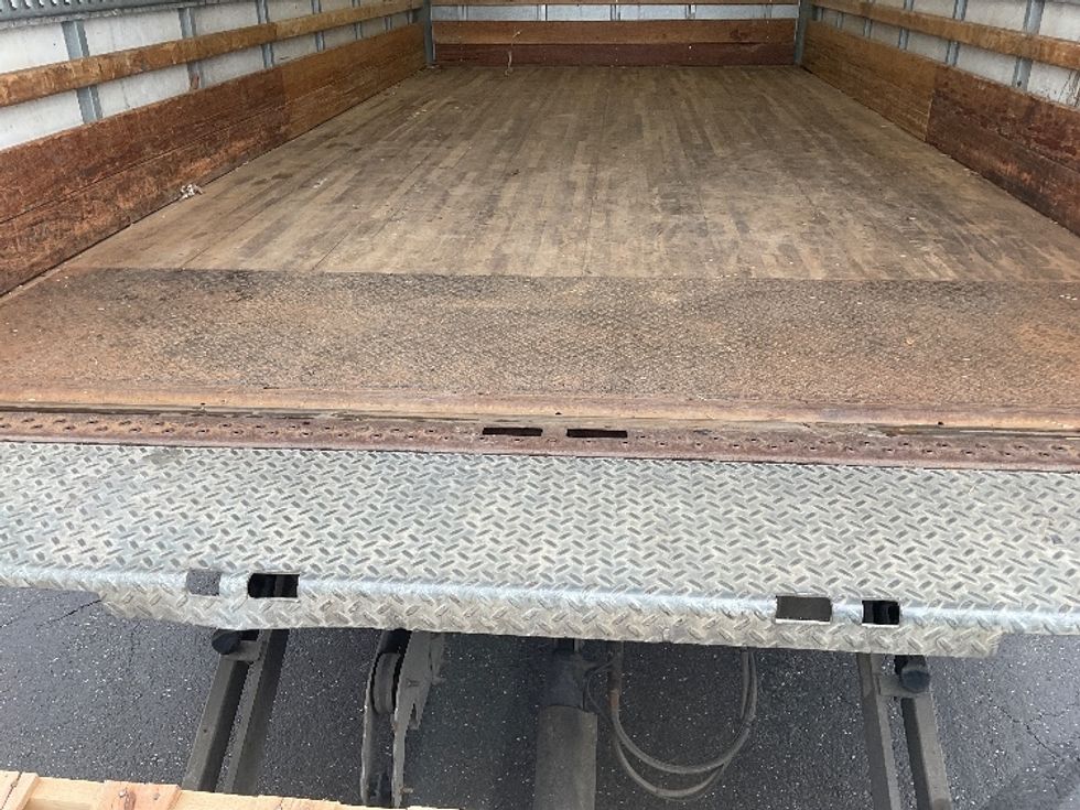 Light Duty Box Truck-Light and Medium Duty Trucks-Isuzu-2019-NPR EFI-Canton-OH-188,059\n\t\tmiles-$ 21,500 - Image 10