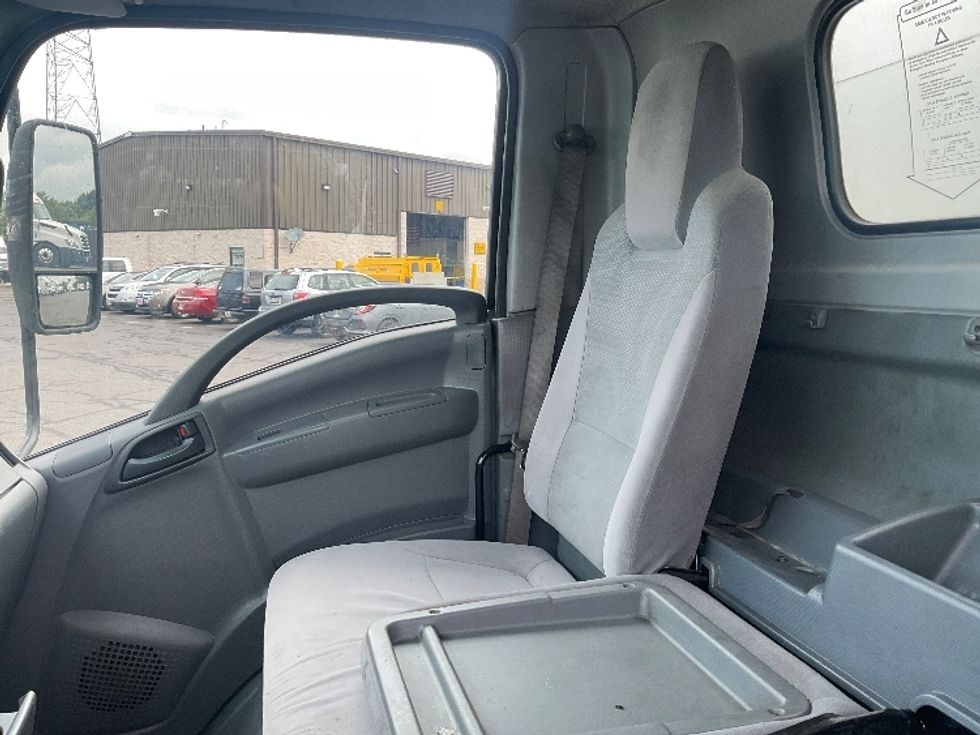 Light Duty Box Truck-Light and Medium Duty Trucks-Isuzu-2019-NPR EFI-Canton-OH-188,059\n\t\tmiles-$ 21,500 - Image 19
