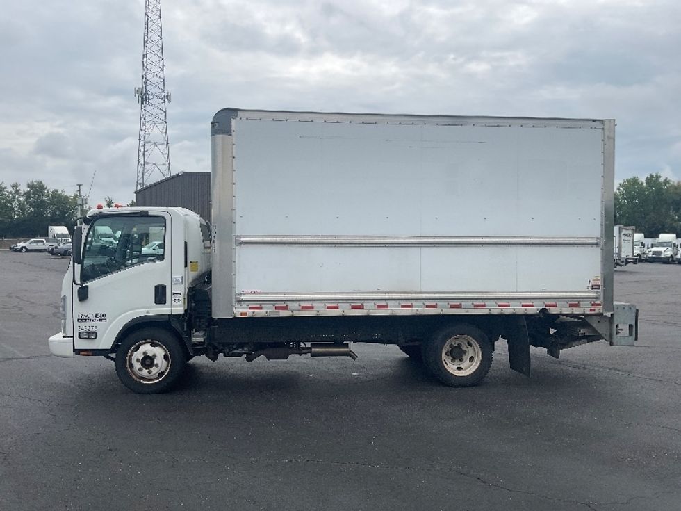 Light Duty Box Truck-Light and Medium Duty Trucks-Isuzu-2019-NPR EFI-Canton-OH-188,059\n\t\tmiles-$ 21,500 - Image 4