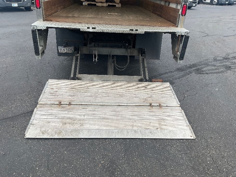 Light Duty Box Truck-Light and Medium Duty Trucks-Isuzu-2019-NPR EFI-Canton-OH-188,059\n\t\tmiles-$ 21,500 - Image 9