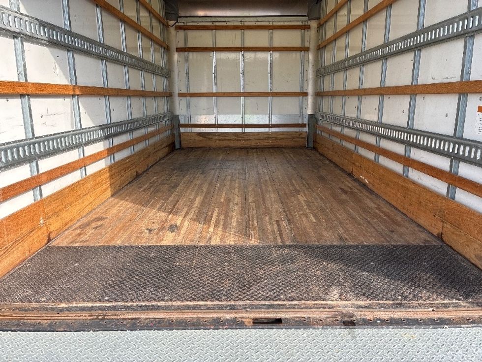 Light Duty Box Truck-Light and Medium Duty Trucks-Isuzu-2019-NPR EFI-Cleveland-TN-52,287\n\t\tmiles-$ 42,500 - Image 10