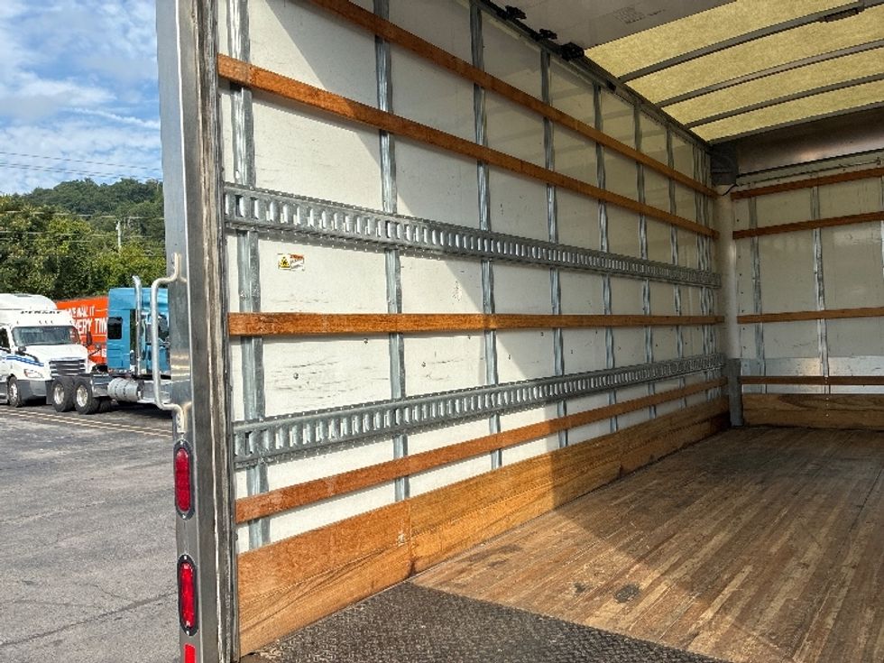 Light Duty Box Truck-Light and Medium Duty Trucks-Isuzu-2019-NPR EFI-Cleveland-TN-52,287\n\t\tmiles-$ 42,500 - Image 11