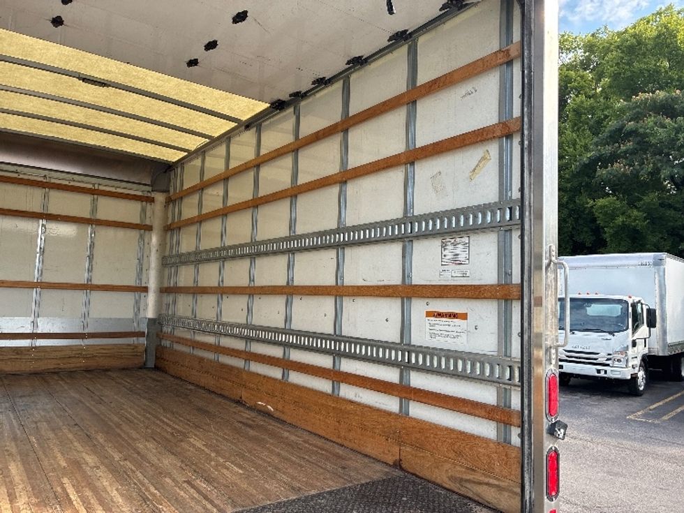 Light Duty Box Truck-Light and Medium Duty Trucks-Isuzu-2019-NPR EFI-Cleveland-TN-52,287\n\t\tmiles-$ 42,500 - Image 12