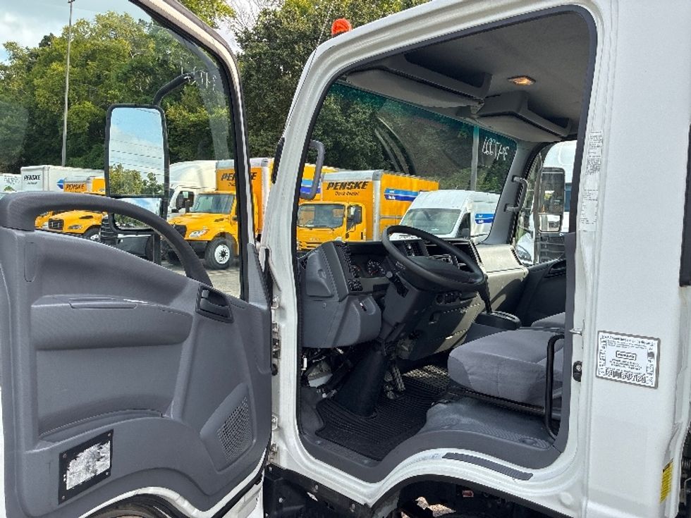 Light Duty Box Truck-Light and Medium Duty Trucks-Isuzu-2019-NPR EFI-Cleveland-TN-52,287\n\t\tmiles-$ 42,500 - Image 16