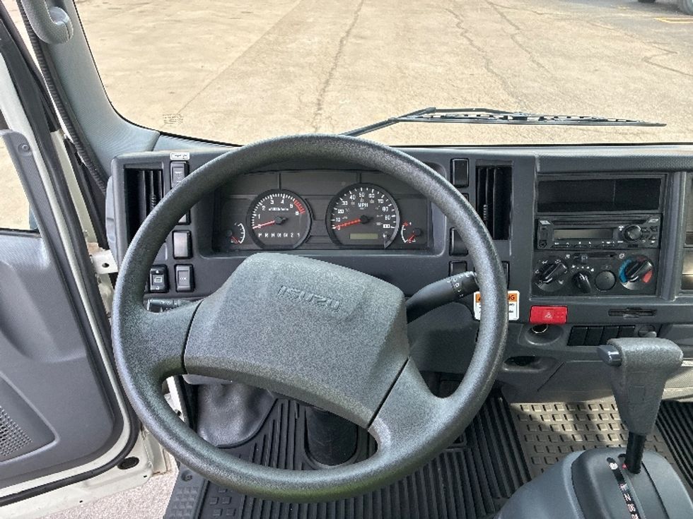Light Duty Box Truck-Light and Medium Duty Trucks-Isuzu-2019-NPR EFI-Cleveland-TN-52,287\n\t\tmiles-$ 42,500 - Image 18