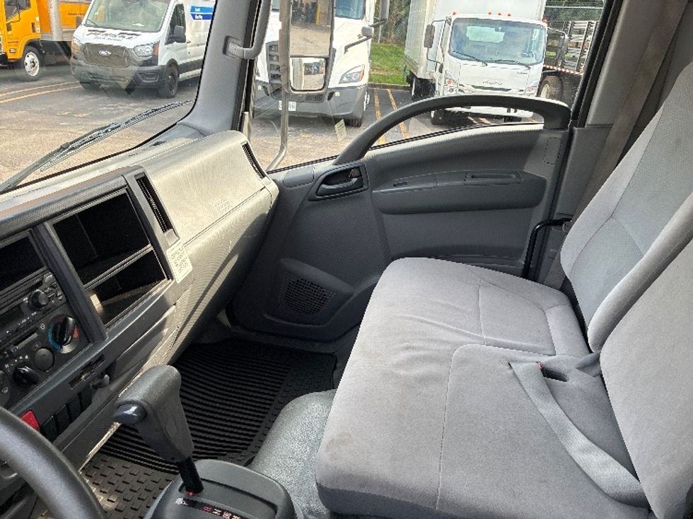 Light Duty Box Truck-Light and Medium Duty Trucks-Isuzu-2019-NPR EFI-Cleveland-TN-52,287\n\t\tmiles-$ 42,500 - Image 19