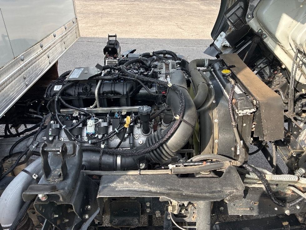 Light Duty Box Truck-Light and Medium Duty Trucks-Isuzu-2019-NPR EFI-Cleveland-TN-52,287\n\t\tmiles-$ 42,500 - Image 23