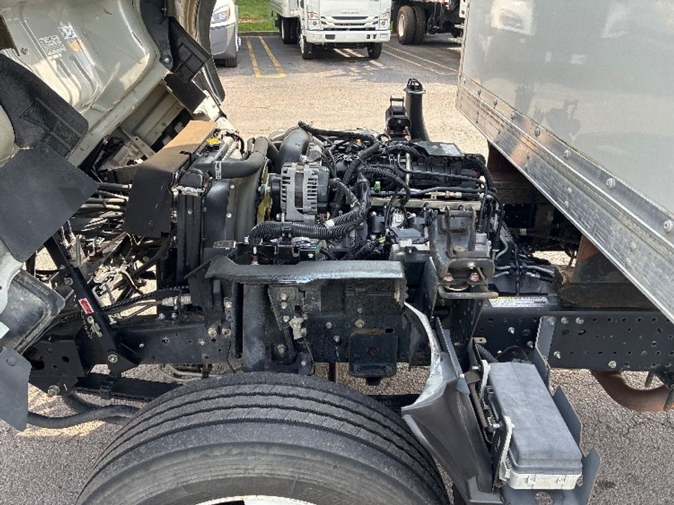 Light Duty Box Truck-Light and Medium Duty Trucks-Isuzu-2019-NPR EFI-Cleveland-TN-52,287\n\t\tmiles-$ 42,500 - Image 24