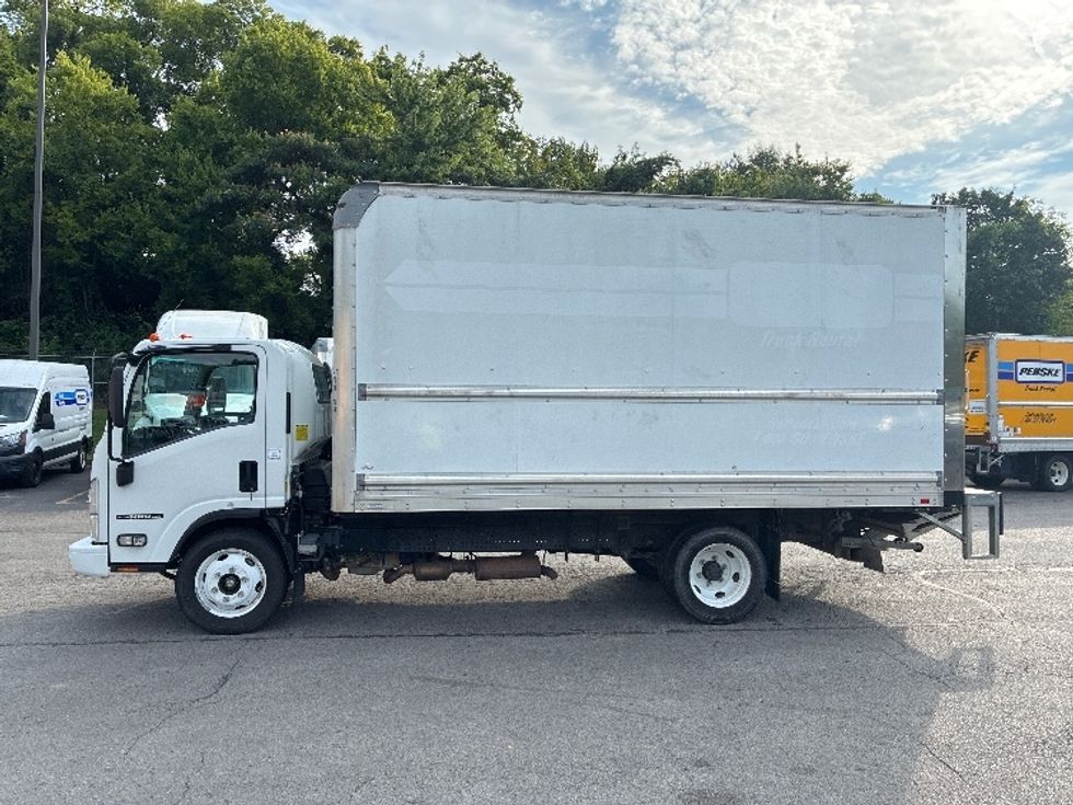 Light Duty Box Truck-Light and Medium Duty Trucks-Isuzu-2019-NPR EFI-Cleveland-TN-52,287\n\t\tmiles-$ 42,500 - Image 4