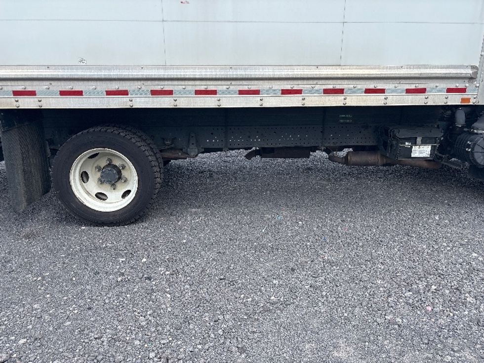 Light Duty Box Truck-Light and Medium Duty Trucks-Isuzu-2019-NPR EFI-Conway-SC-156,833\n\t\tmiles-$ 32,750 - Image 14