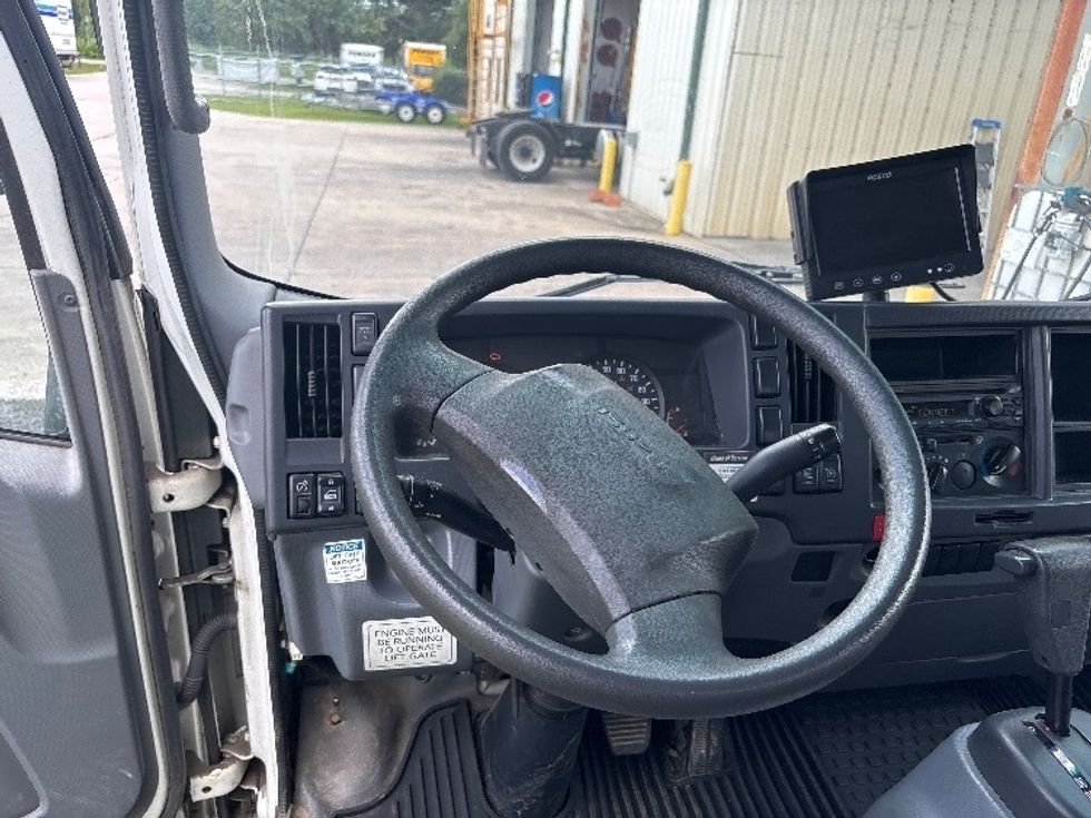 Light Duty Box Truck-Light and Medium Duty Trucks-Isuzu-2019-NPR EFI-Conway-SC-156,833\n\t\tmiles-$ 32,750 - Image 18