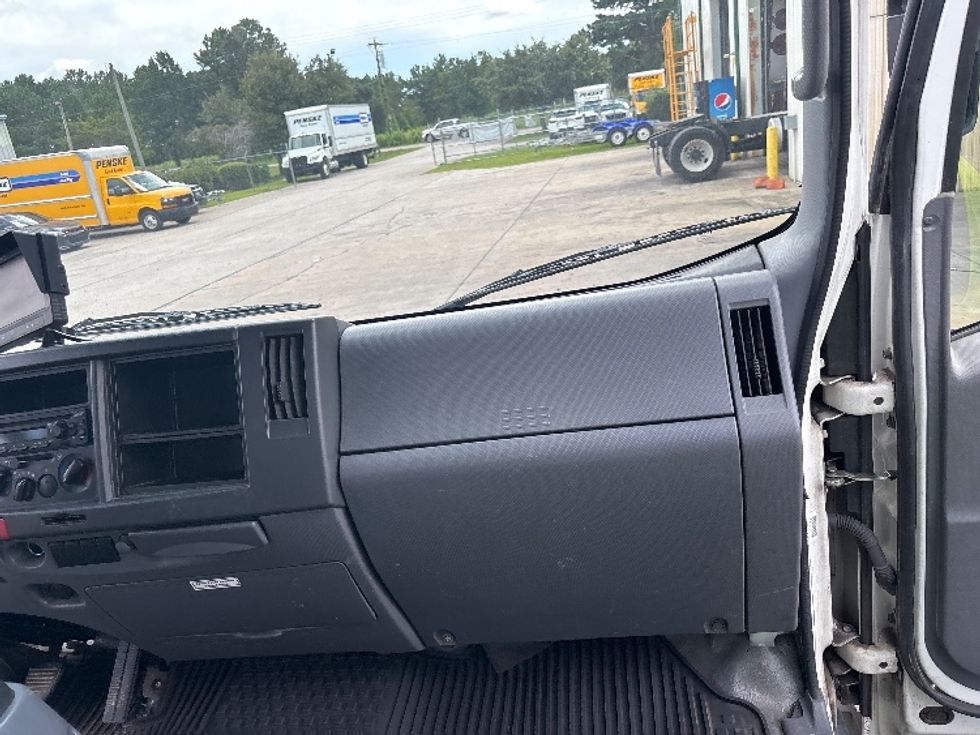 Light Duty Box Truck-Light and Medium Duty Trucks-Isuzu-2019-NPR EFI-Conway-SC-156,833\n\t\tmiles-$ 32,750 - Image 21