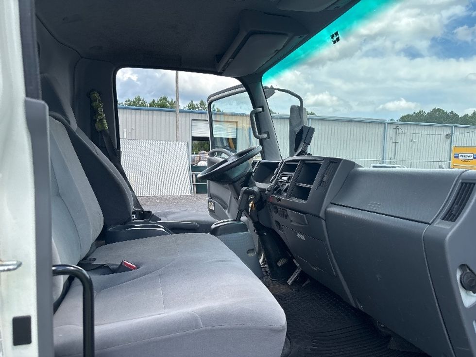 Light Duty Box Truck-Light and Medium Duty Trucks-Isuzu-2019-NPR EFI-Conway-SC-156,833\n\t\tmiles-$ 32,750 - Image 22