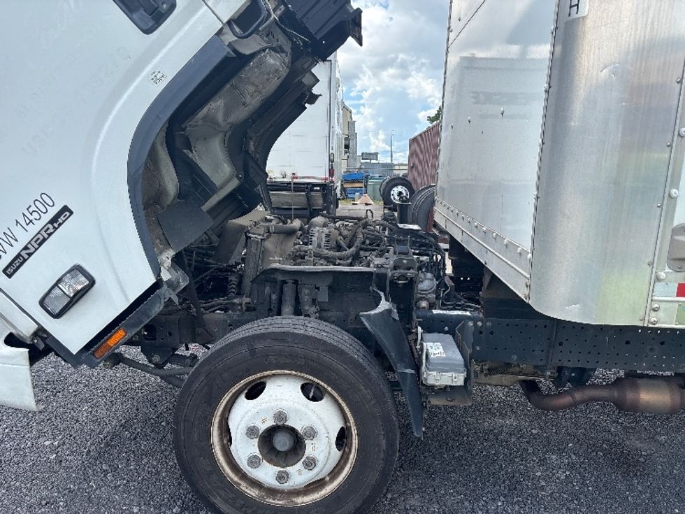 Light Duty Box Truck-Light and Medium Duty Trucks-Isuzu-2019-NPR EFI-Conway-SC-156,833\n\t\tmiles-$ 32,750 - Image 24