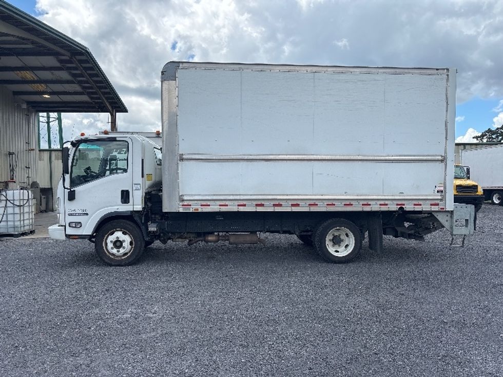 Light Duty Box Truck-Light and Medium Duty Trucks-Isuzu-2019-NPR EFI-Conway-SC-156,833\n\t\tmiles-$ 32,750 - Image 4